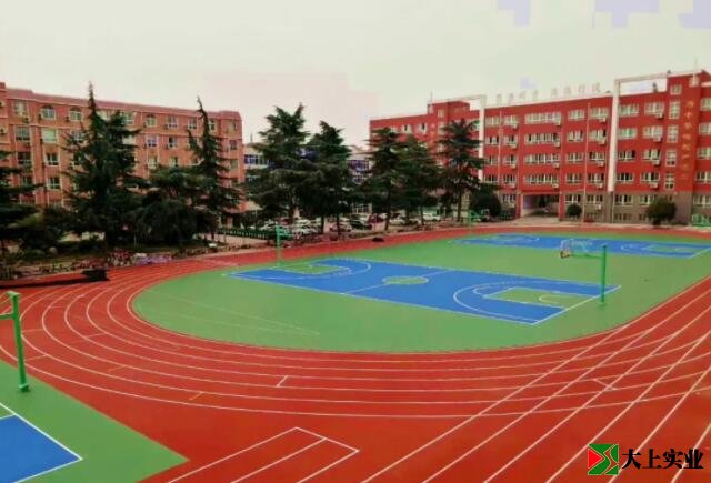 學(xué)校鋪設(shè)塑膠運動場