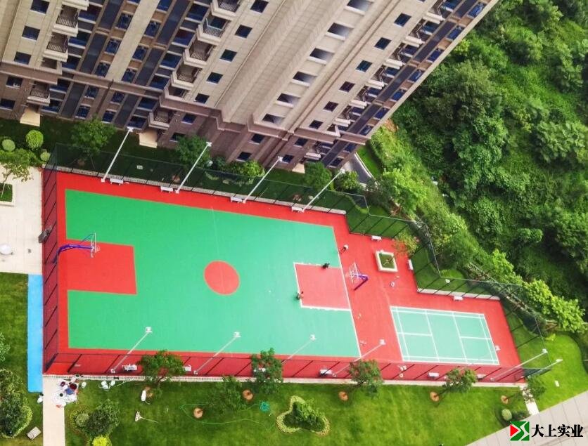 小區(qū)內(nèi)建籃球場