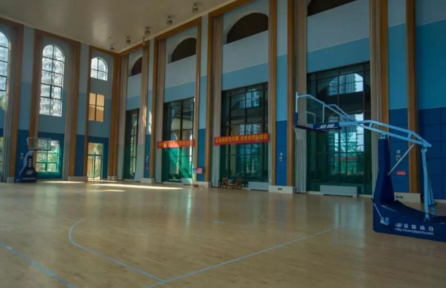 建一個(gè)私人室內(nèi)籃球場(chǎng)需要多少錢(qián)？