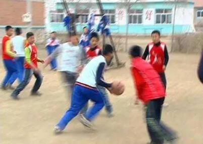 籃球場(chǎng)泥土地面