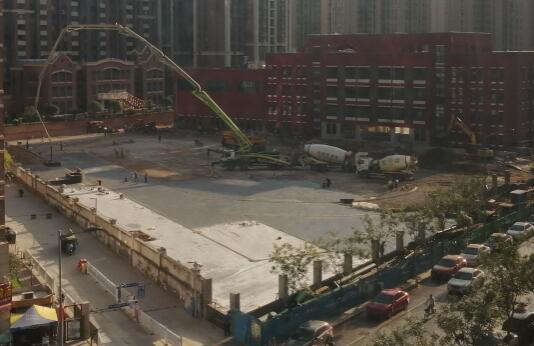 10天時間，一座學(xué)校塑膠跑道，建設(shè)完成