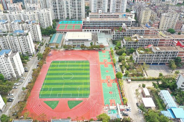 深圳運動場塑膠地板廠家，施工單位