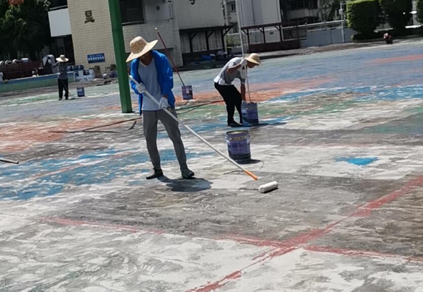 籃球場地坪漆怎么鏟除？