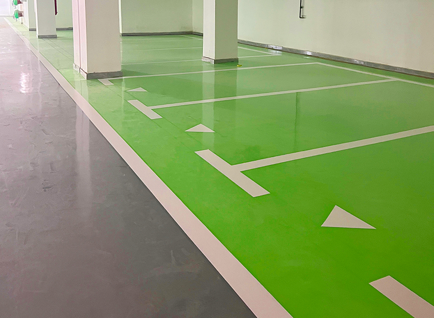 石巖東學(xué)校停車場(chǎng)