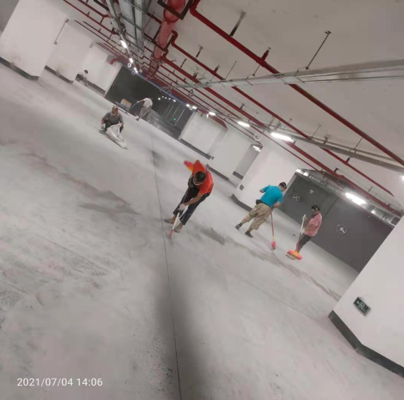 深圳前海深國(guó)際頤灣府停車場(chǎng)地坪施工